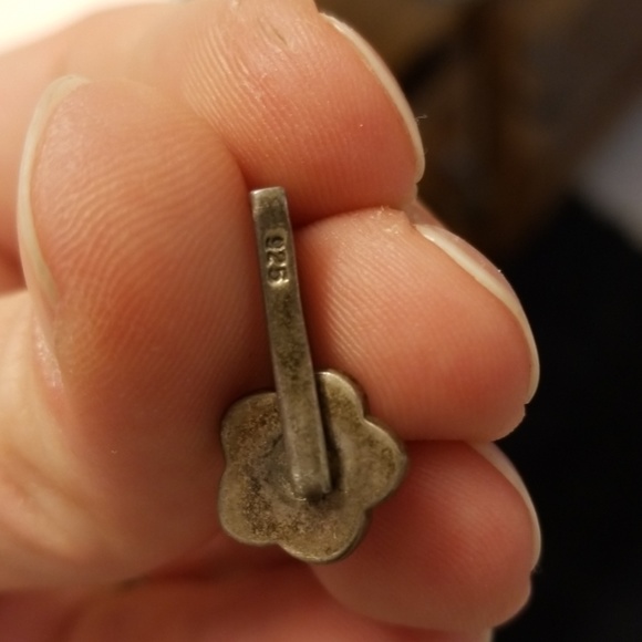 Sterling Silver Spinning Flower Necklace Pendant - Picture 4 of 4